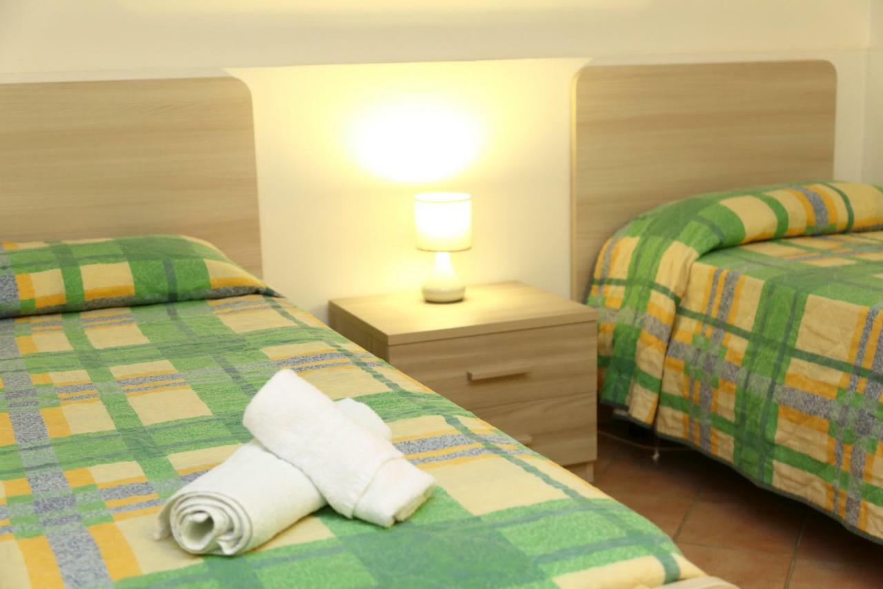 Costa Mediterranea Holiday Homes Campofelice Di Roccella Exterior foto